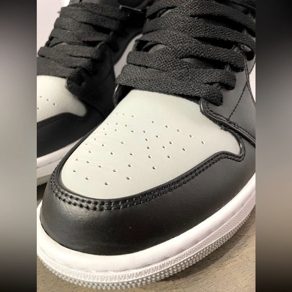 Jordan 1 Low Shadow Toe - Picture 5 of 11